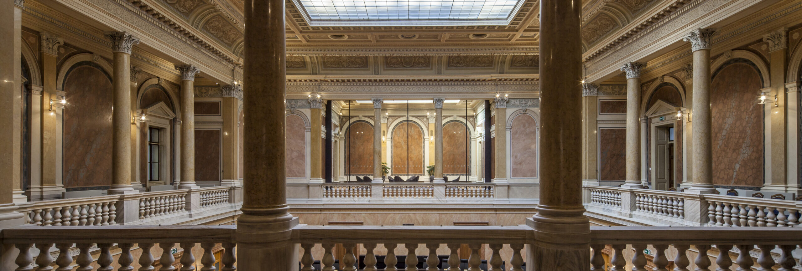 Galerie des bâtiments de la Cour